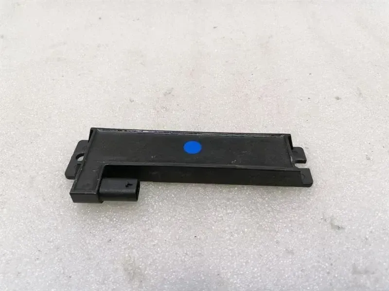 Tesla Model X 75D Aerial / Antenna 1043129-00-B Antenna Keyles Go