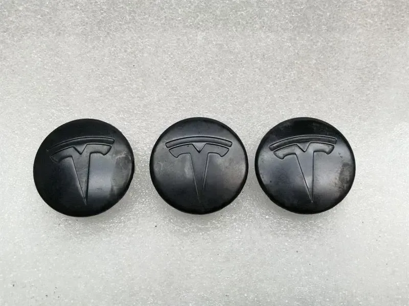 TESLA MODEL 3 STANDARD RANGE ALLOY CENTER CAP