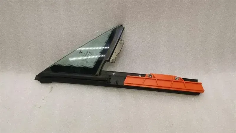 Tesla Model S 75 Right Front 1/4 Glass 6006544-00-J Door Panel 1/4 Front Right