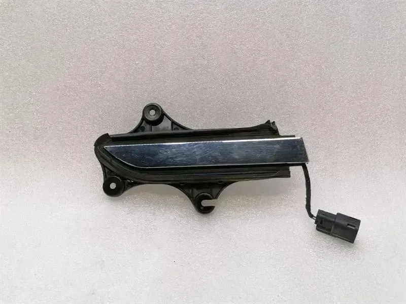 Tesla Model X 75D door handle front right 1035419-00-E door handle front right