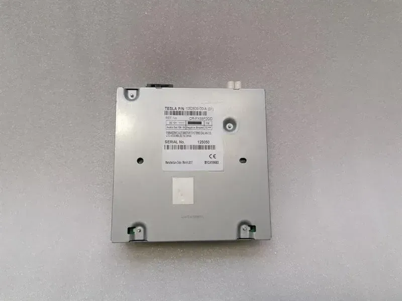 Tesla Model X 75D Radio Control Module 1052609-00-A Control Unit Radio Tuner