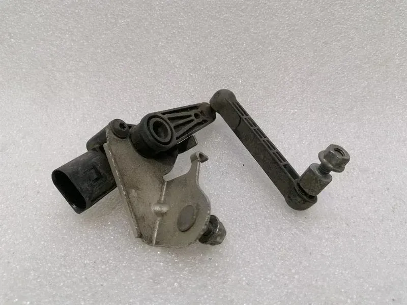 Tesla Model 3 Long Range Rear Left Level Sensor Sensor 1044971-00-C Rear Left