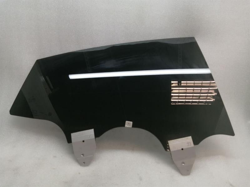 Porsche Taycan 9J right rear door glass 9J1845026A door window rear right