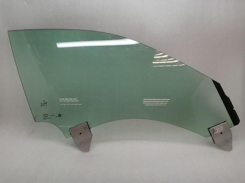 Porsche Taycan 9J right front door glass 9J1845020 door window front right