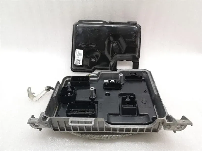 Tesla Model 3 Long Range Body Control Unit BCM 1583991-01-C Control Unit BCM-