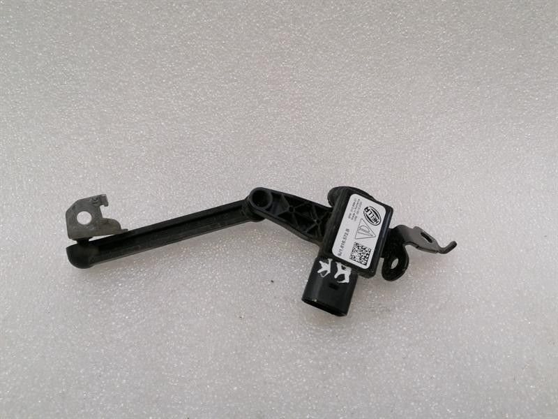 Porsche Taycan 9J Sensor 9J1616572B RR LEVEL Rear Right Level Sensor