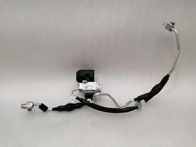Porsche Taycan 9J A/C pipe set 4M0816682E air conditioning line air conditioning kit