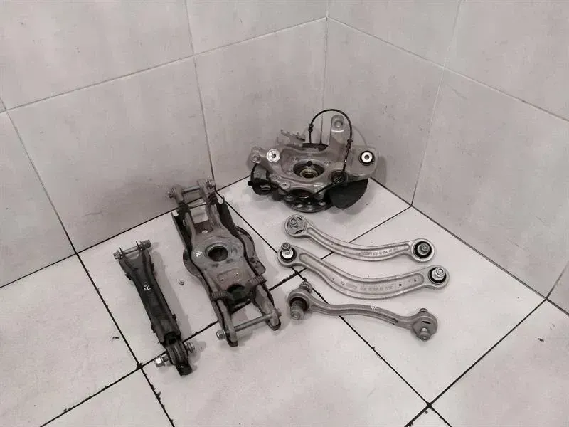 Mercedes EQC N293 Left Rear Hub Set A2133503105 Wheel Bearing Housing Rear Left