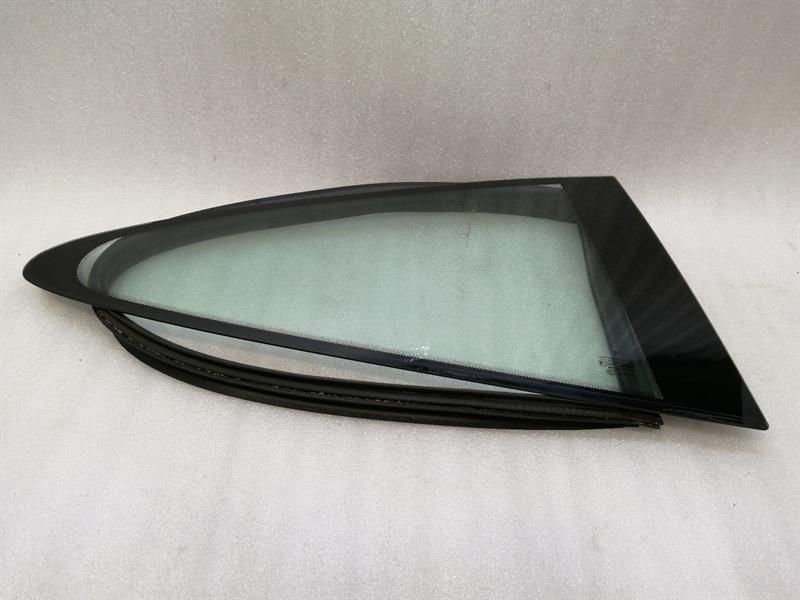 Porsche 911 997 right rear quarter glass 99754311200 door window 1/4 rear right