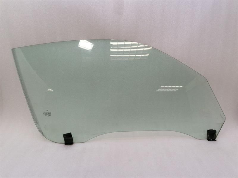 Porsche 911 996 right front door glass 99654251202 door window front right
