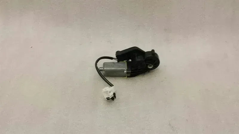 Mercedes GLK X204 front right seat engine A0068205842 seat engine front right