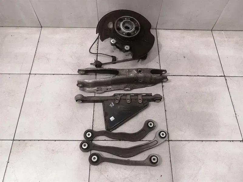 Mercedes W222 Right Rear Hub A2223501041 Wheel Bearing Housing Rear Right SET