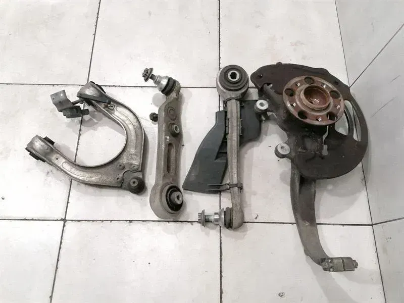 Mercedes SL R231 Left Front Hub Set A2313320701 Wheel Bearing Housing Front Left Set