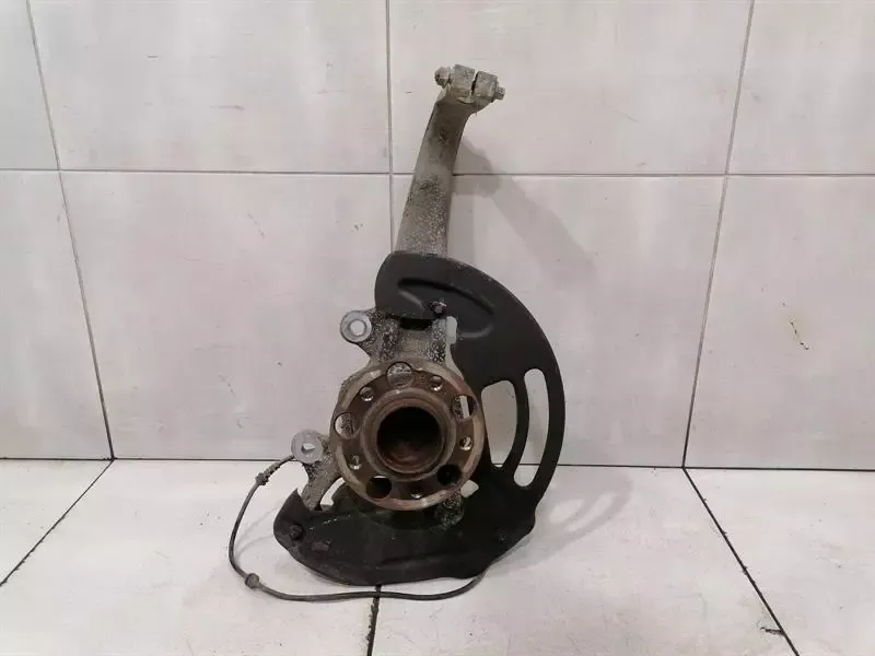 Mercedes SL R231 right front hub A2313320801 wheel bearing housing front right