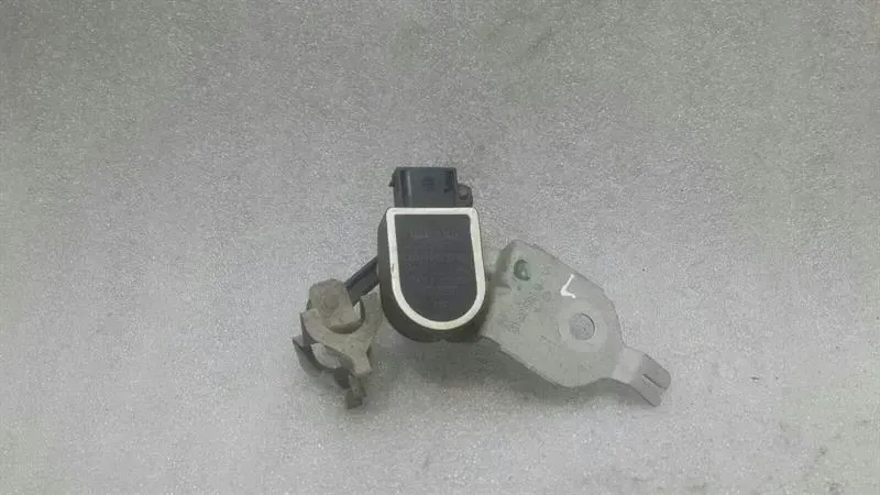Mercedes E Class W238 Xenon Level Sensor A0009053704 Level Sensor Front Left