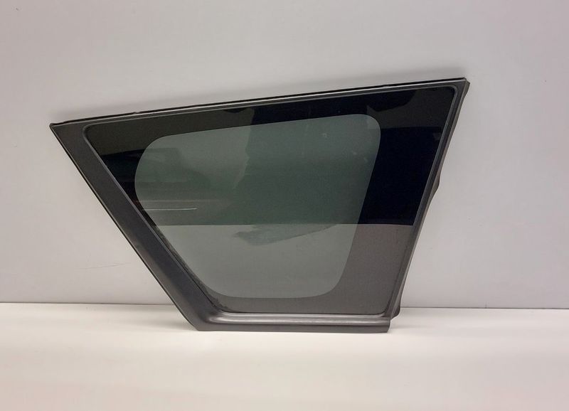 6121A024 Chassis Side Window glass Rear Right MITSUBISHI OUTLANDER II (CW, ZG, ZH) (2006-2012)