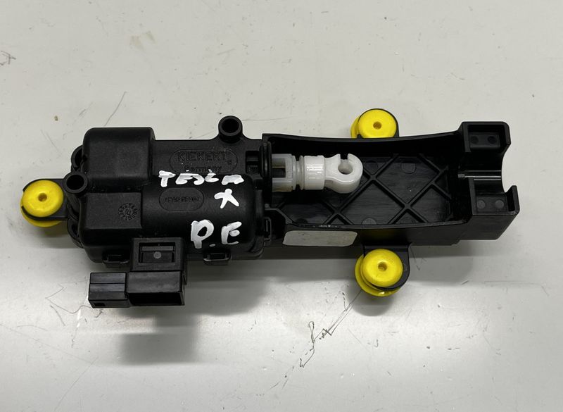 111533300C Central Locking Motor Front Right TESLA MODEL X (5YJX) (2013-)