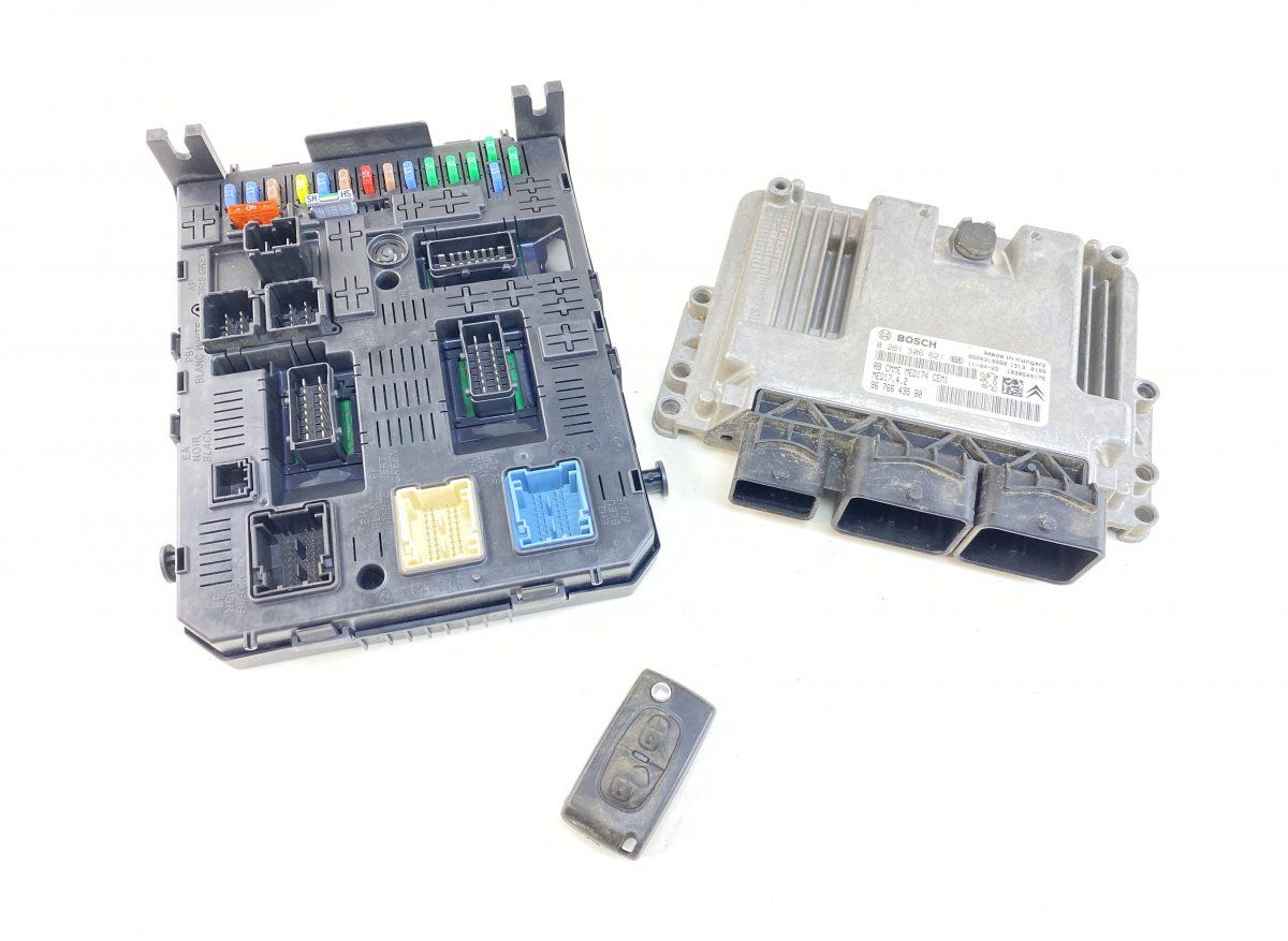 0261S06621 Engine Control Unit / module (ECU) PEUGEOT 3008 I (T84) (2009-2016)