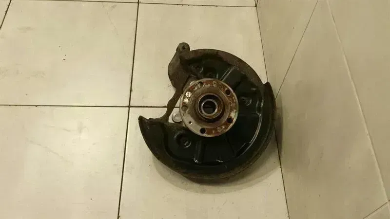 Audi RS3 8V Right Rear Hub 5Q0505436J wheel bearing housing rear right