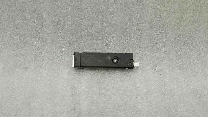 Mercedes C W205 Aerial / Antenna A2229055804 Antenna Booster