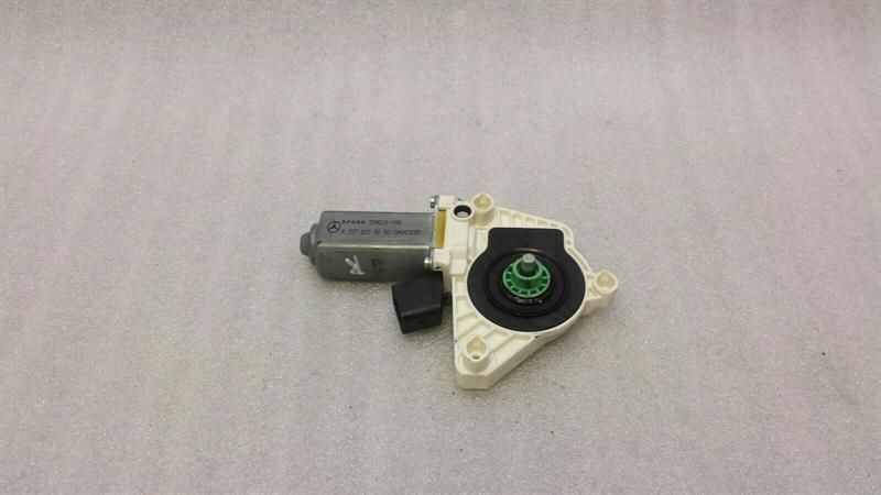 Mercedes SLK R172 right door window motor A2078200642 window regulator motor right