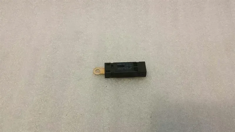 Mercedes A Class W176 Aerial / Antenna A1568200089 Antenna Suppression Filter