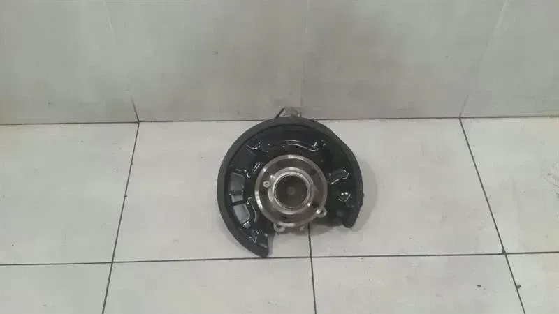 Mercedes A Class W176 Right Rear Hub A2463503641 Wheel Bearing Housing Rear RE OM651