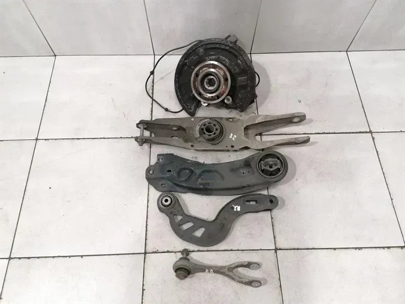 Mercedes A Class W176 A45 AMG RRH Hub A1763500600 Wheel Bearing Housing Rear Right