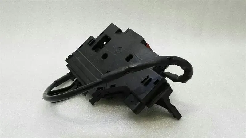 Mercedes C Class W205 Fuse Box A2055402150 Fuse Box