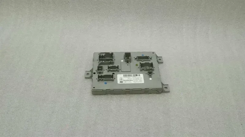 MERCEDES C CLASS W205 ELECTRONIC MODULE A2059002019 ECU SAM UNIT