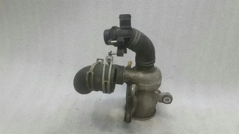 Mercedes C Class W205 Water Pump A2742000207 Water Pump M274