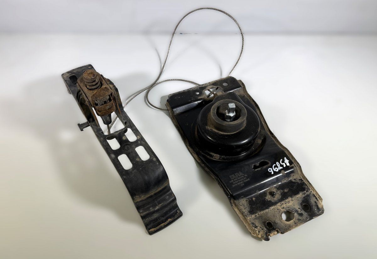 05109667AA Spare Wheel Carrier under vehicle CHRYSLER VOYAGER V (RT) (2007-2016)