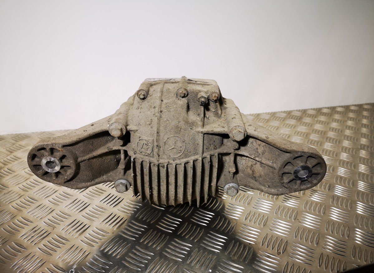 Rear axle differential MERCEDES-BENZ ML-CLASS (W164) (2005-2011)