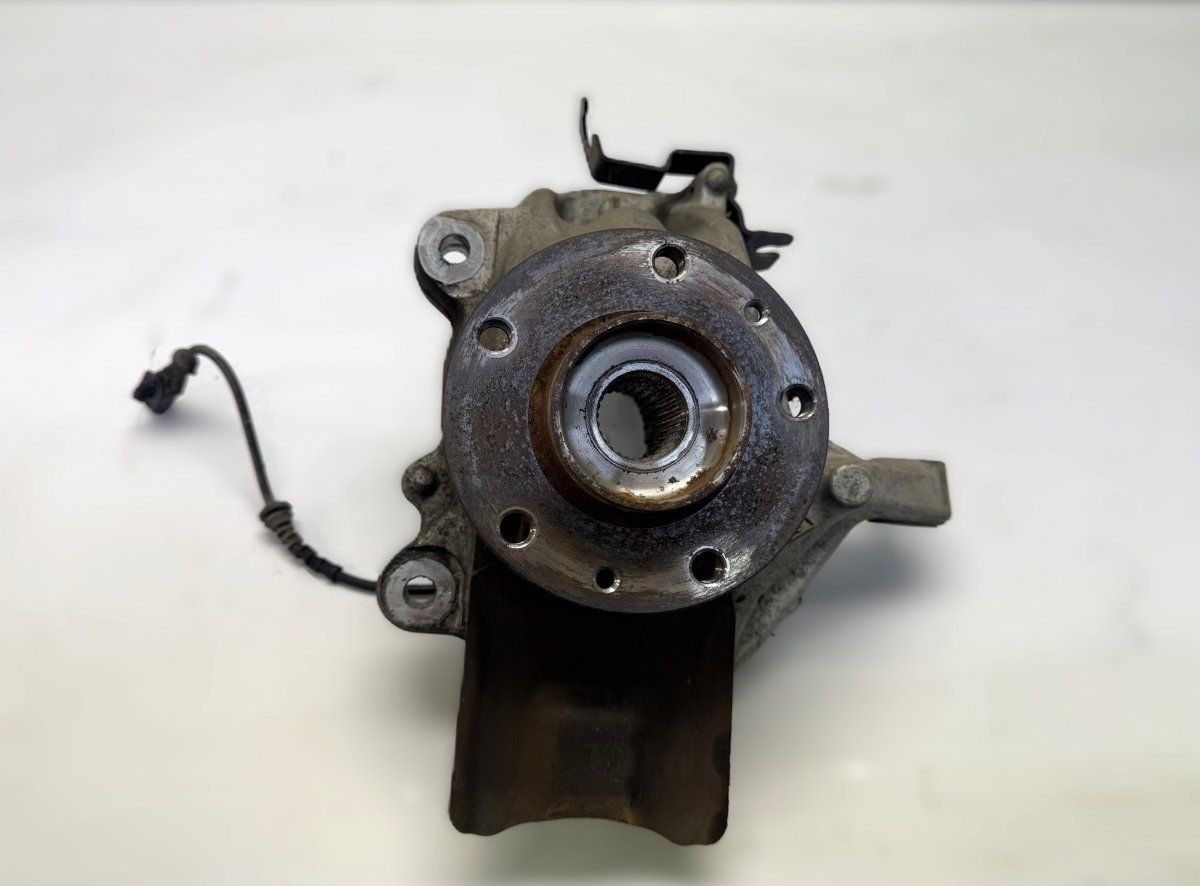 400116379R Wheel bearing housing front left RENAULT TALISMAN (L2M, KP) (2013-2022)