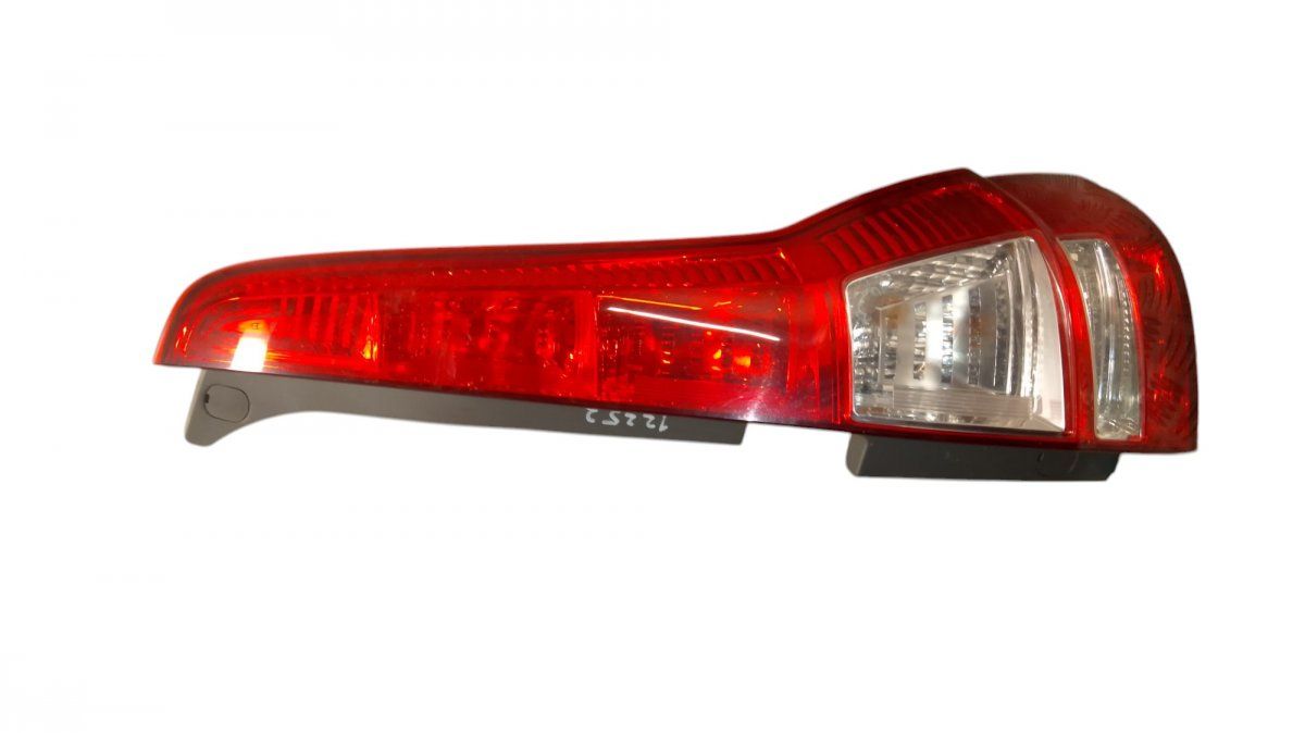 3350ASWWE011 Tail light, right HONDA CR-V III (RE) (2006-2012)