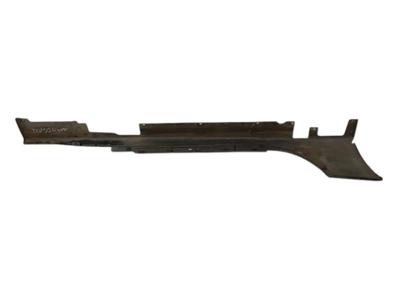 FERRARI FF F151 Side skirt 83315010