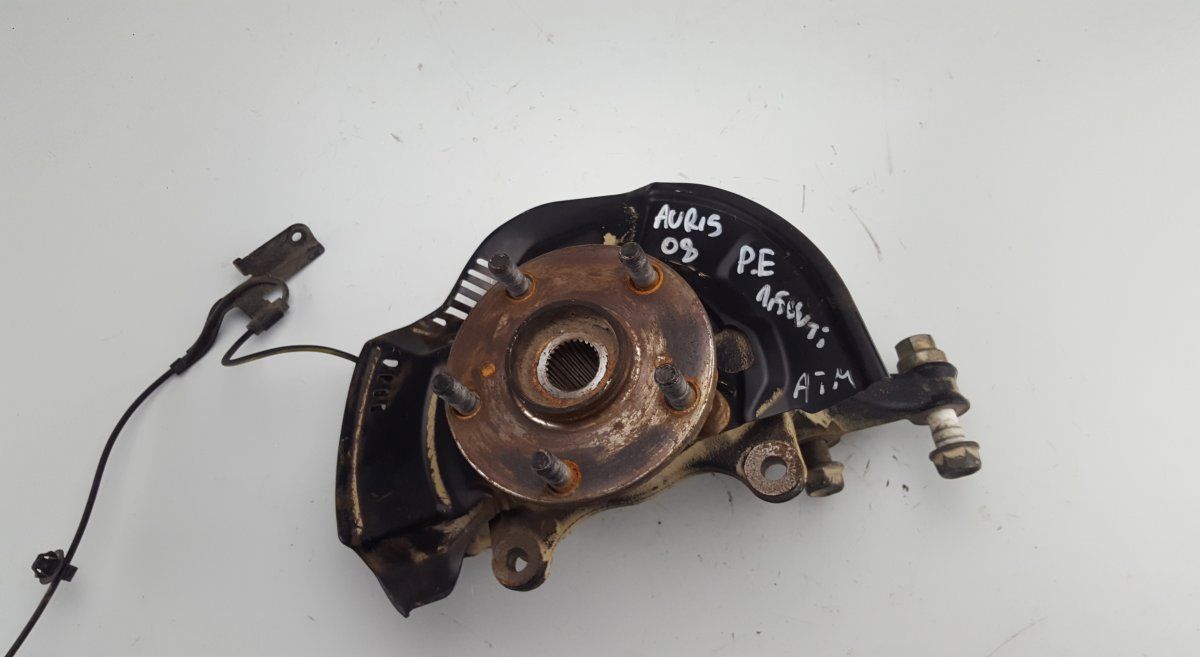 F240R Wheel bearing housing front right TOYOTA AURIS (E15) (2006-2012)