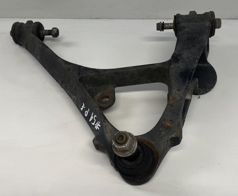 15047210R Front Axle Track Control Arm lower Right CADILLAC ESCALADE (1998-2006)