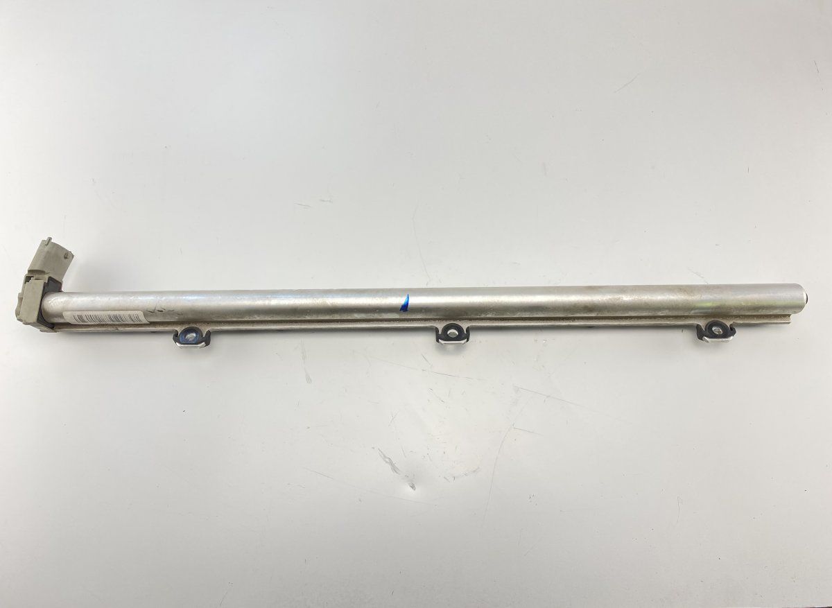 Fuel Distributor / fuel rail VOLVO XC60 I (2008-2017)