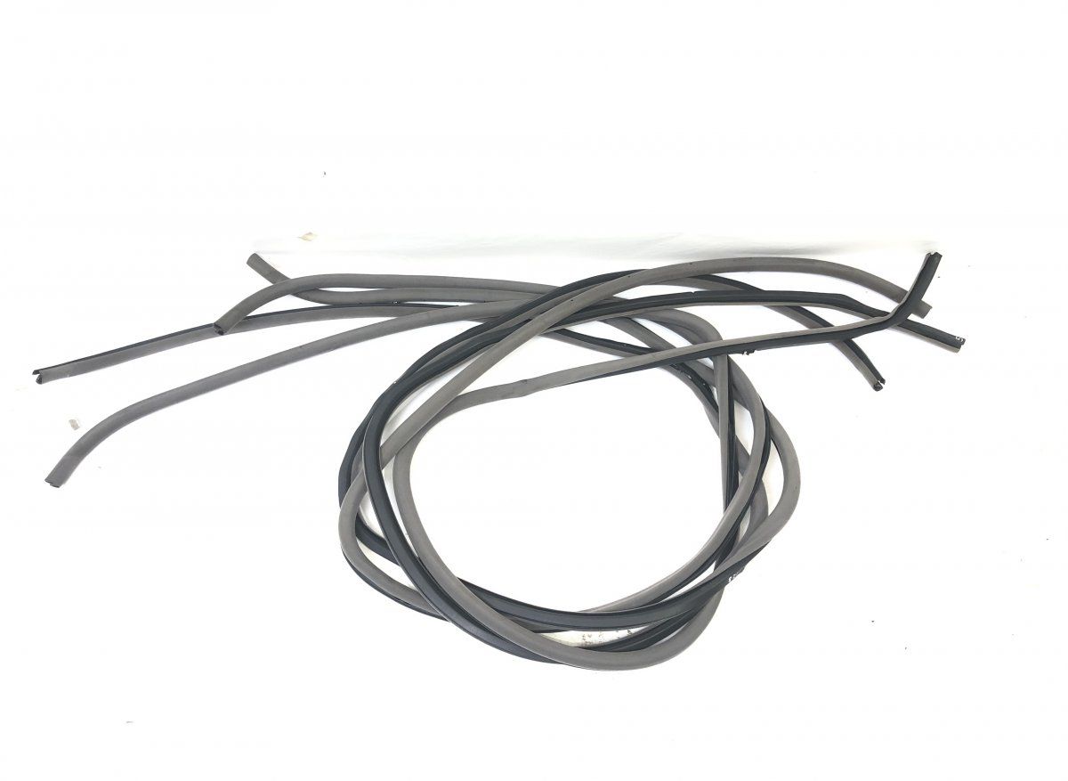 6786250040 Door Weatherstrip Front Left LEXUS LS (XF40) (2006-2017)