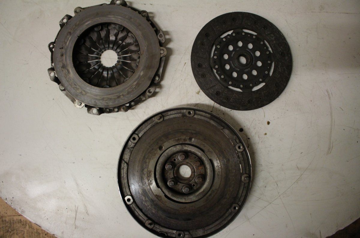 8G91-6477-BC 412115203 G44BA 023-000-300 Clutch set VOLVO S40 / V50 / C30 / C70 (MS, MW) (2004-2012)