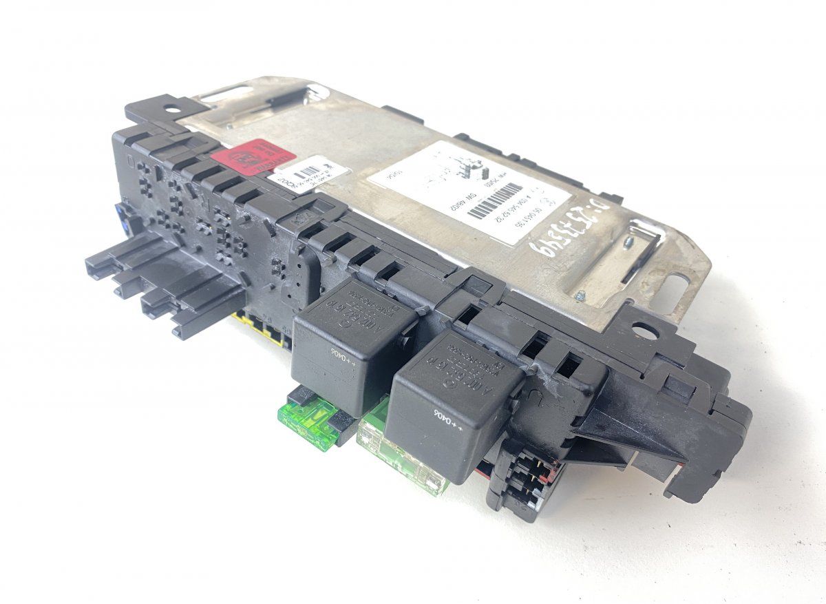 05045139 05045135 05045131 Fuse box MERCEDES-BENZ SL-CLASS (R230) (2001-2012)
