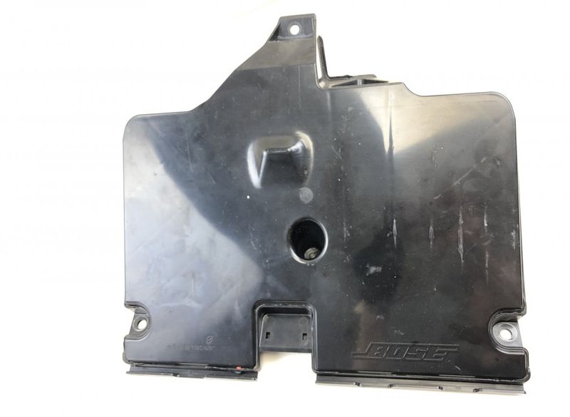 67071100 Subwoofer MASERATI QUATTROPORTE III (03.04-)