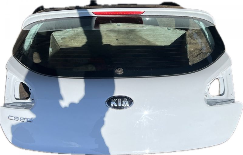 73700A2000 87110A2000 Bootlid / tailgate with rear window KIA CEE'D II (JD) (2012-2018)