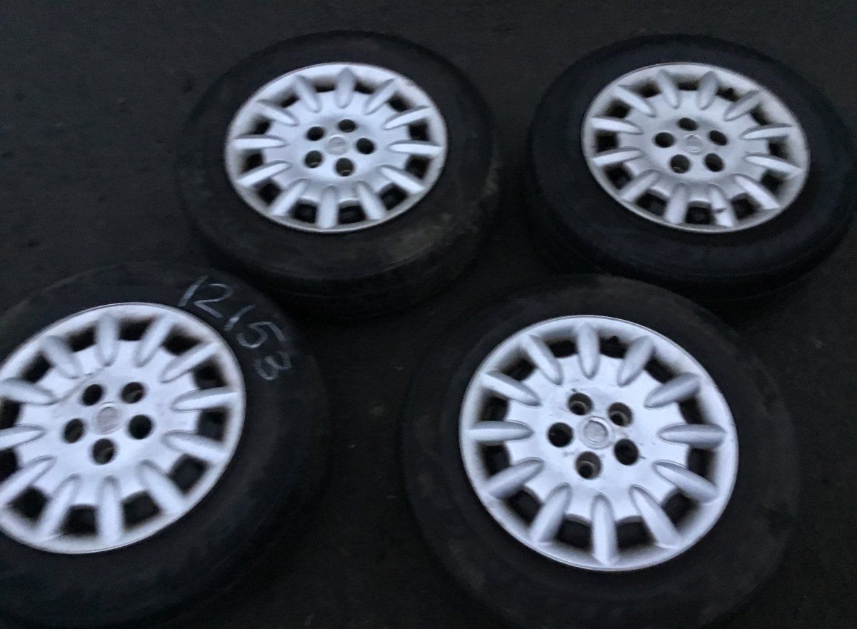 Rim set With Tyres 4 pcs CHRYSLER VOYAGER IV (RG, RS) (2000-2008)