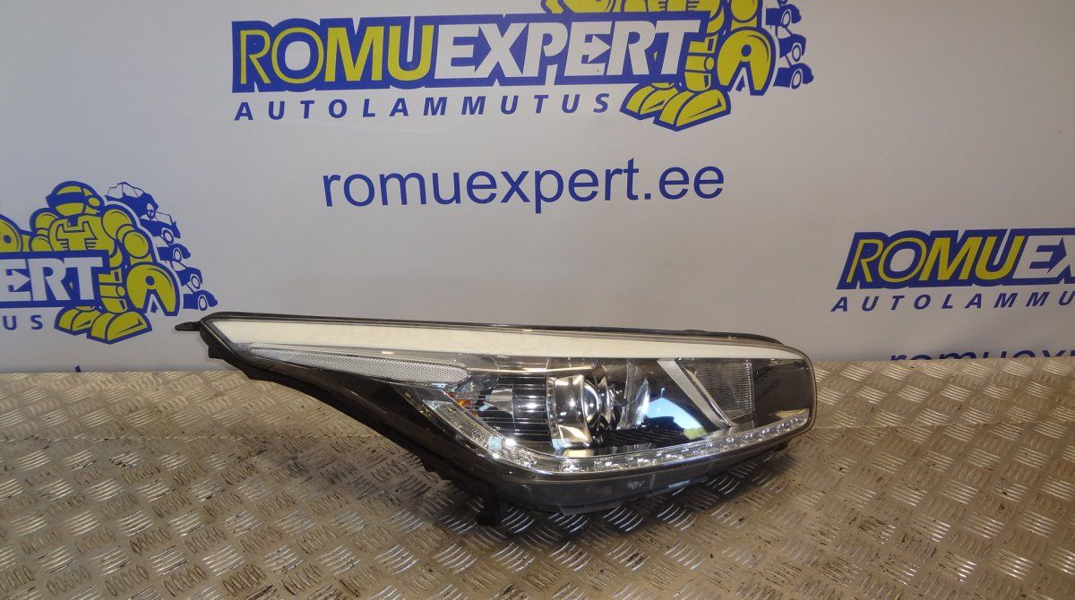 Headlight right KIA CEE'D II (JD) (2012-2018)