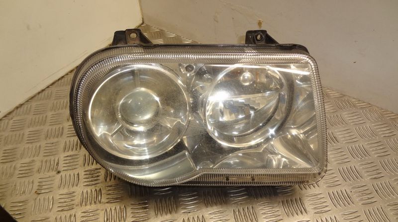 Headlight right CHRYSLER 300C I (2004-2010)