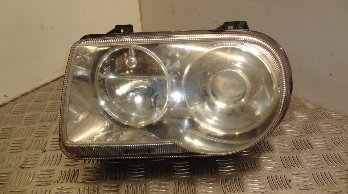 Headlight left CHRYSLER 300C I (2004-2010)