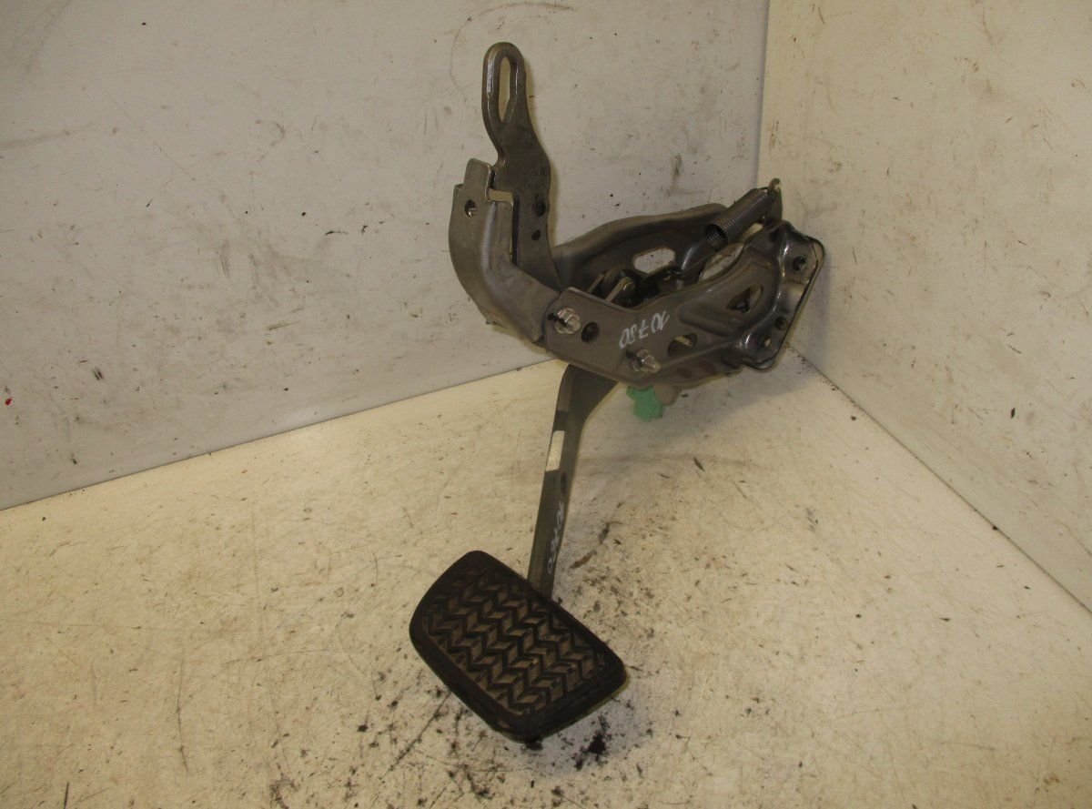 Brake pedal TOYOTA LAND CRUISER 150 (2009-2021)
