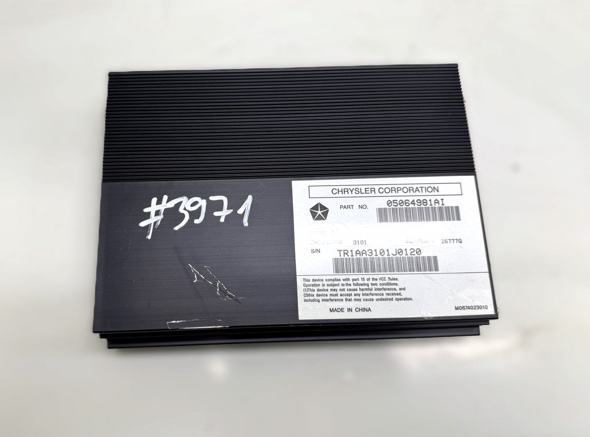 05064981AI Audio amplifier CHRYSLER 300C II (2010-2023)